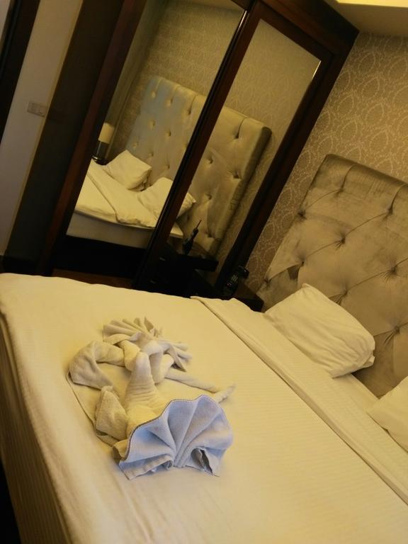 Nadine Hotel Suites Amman Buitenkant foto