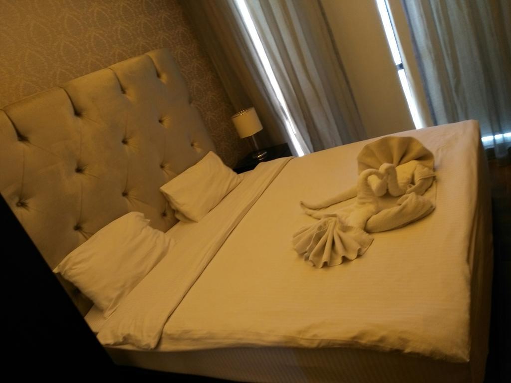 Nadine Hotel Suites Amman Buitenkant foto