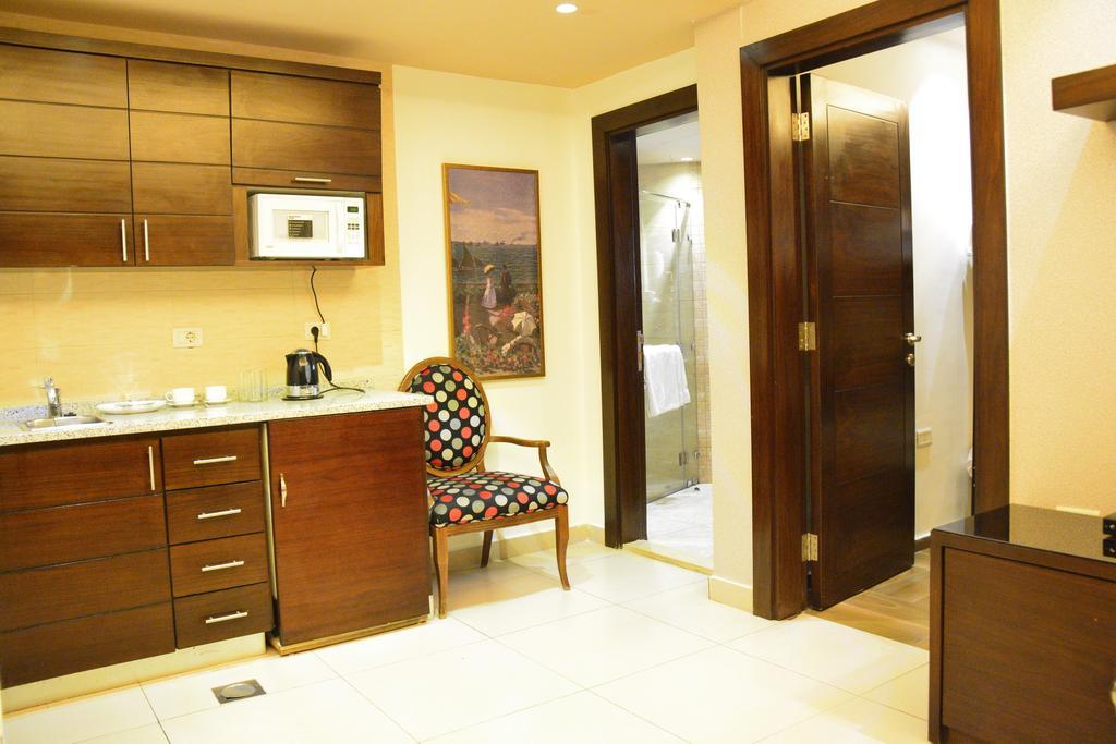 Nadine Hotel Suites Amman Buitenkant foto