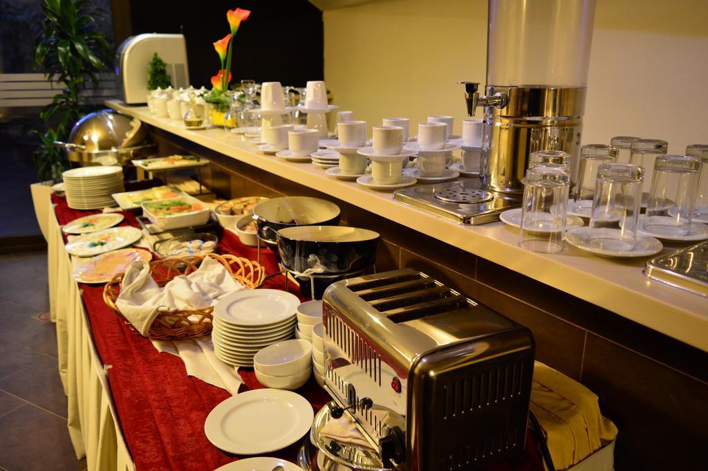 Nadine Hotel Suites Amman Buitenkant foto