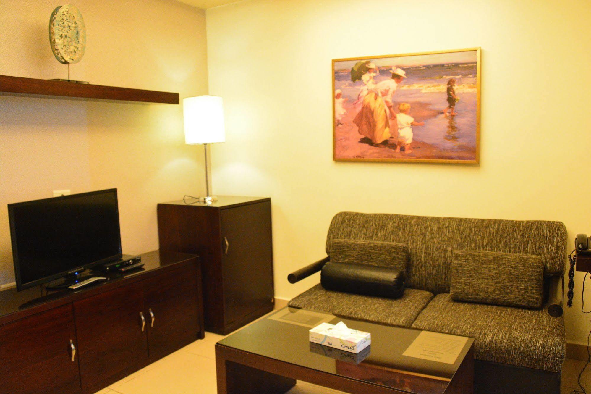 Nadine Hotel Suites Amman Buitenkant foto