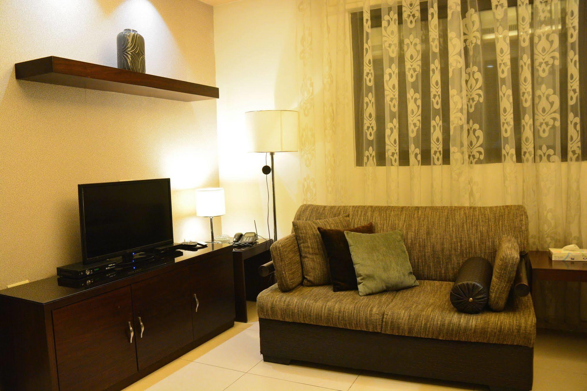 Nadine Hotel Suites Amman Buitenkant foto