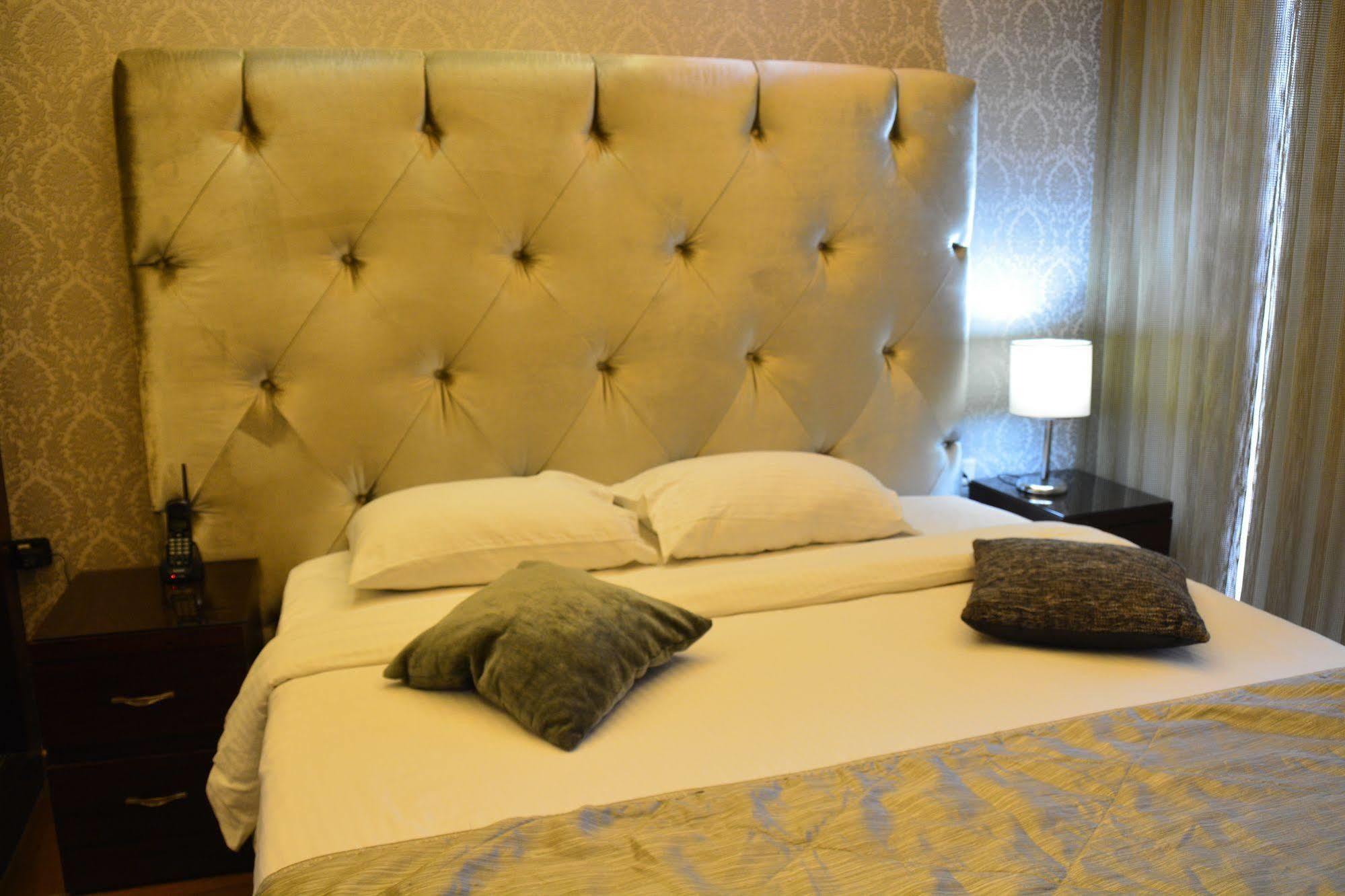Nadine Hotel Suites Amman Buitenkant foto