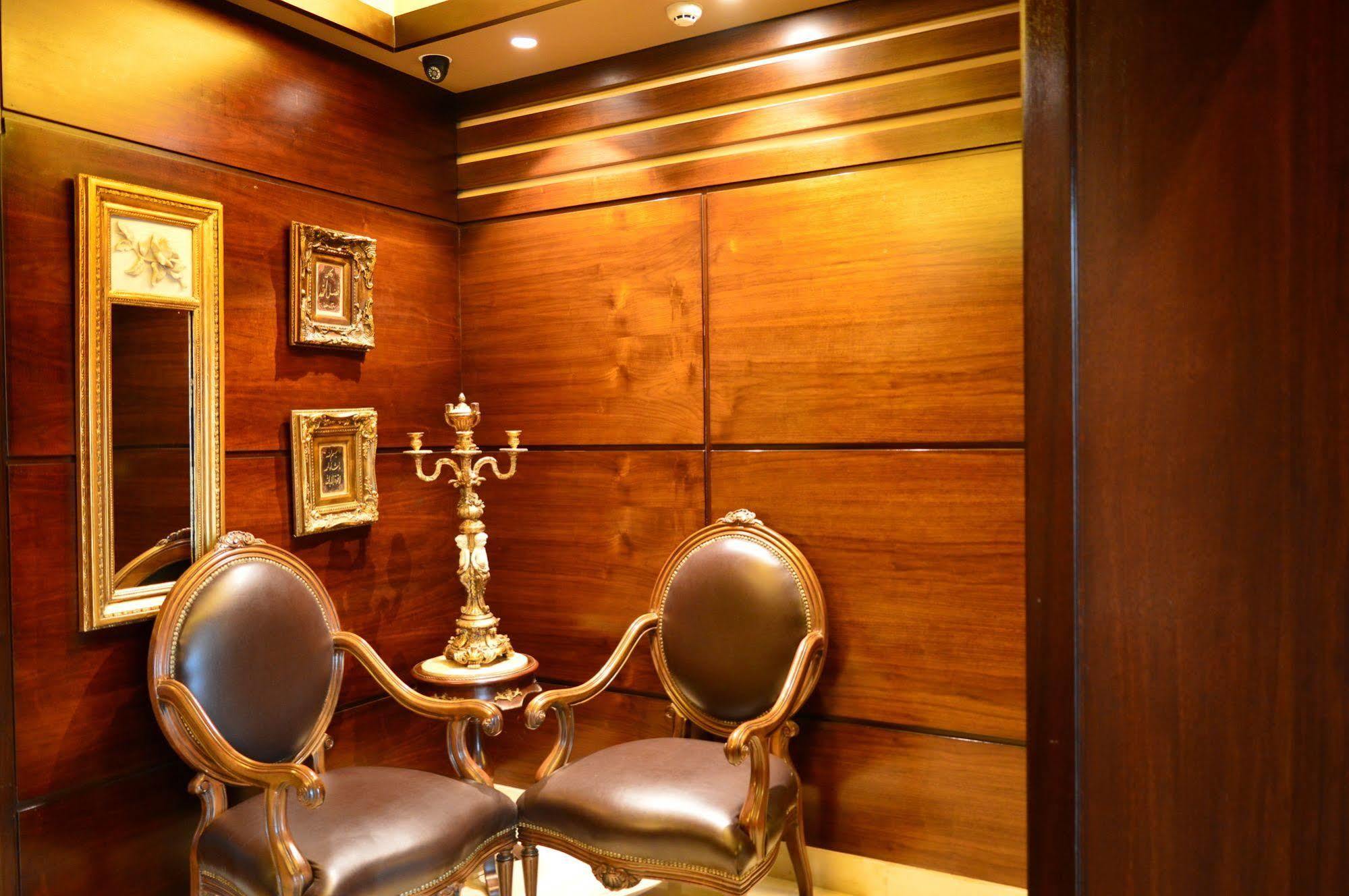 Nadine Hotel Suites Amman Buitenkant foto
